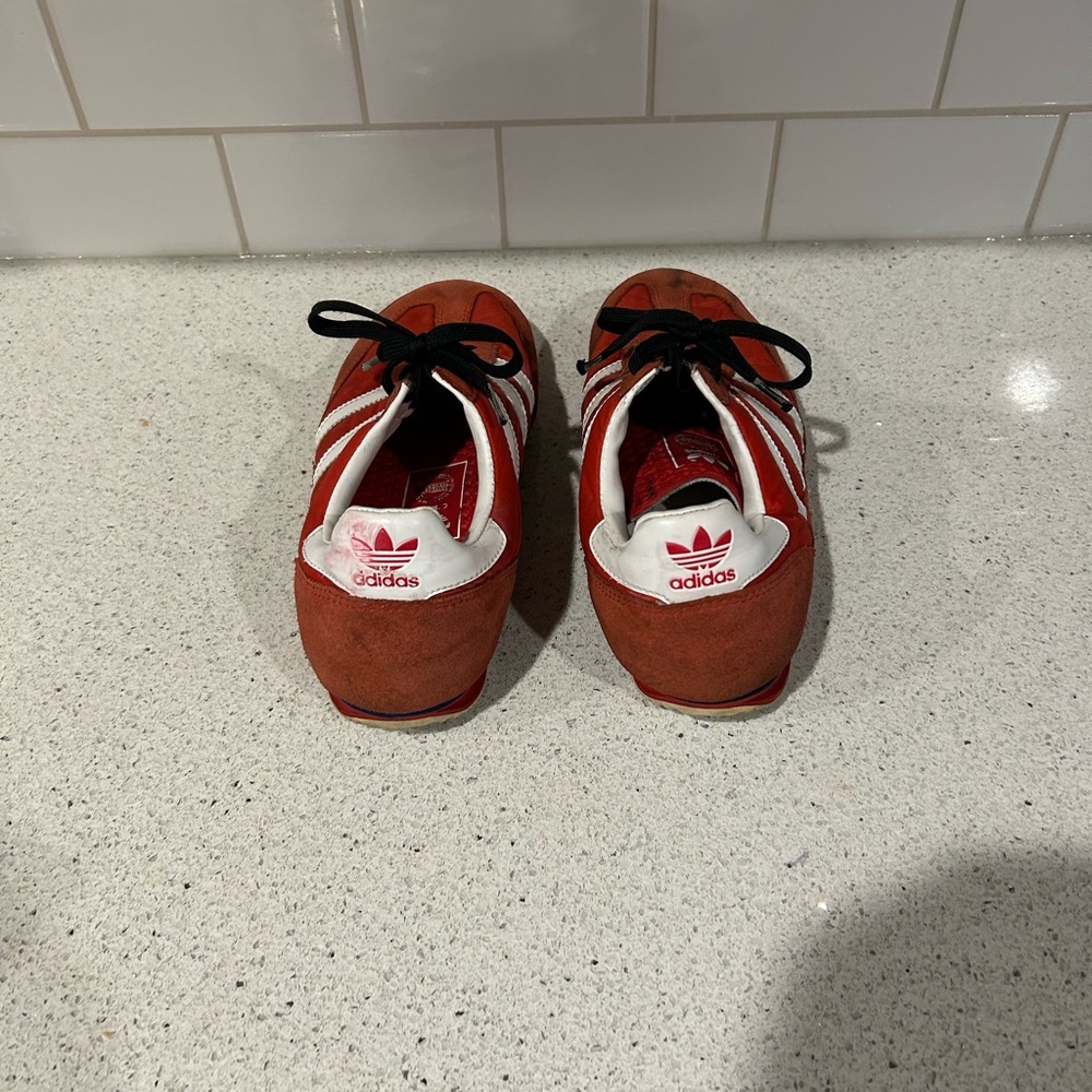 Adidas Men's Red and White Sneakers, Size 8 1/2 - Picture 3 of 5